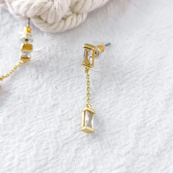 Kendra Scott Gold Earrings - Picture 3 of 5